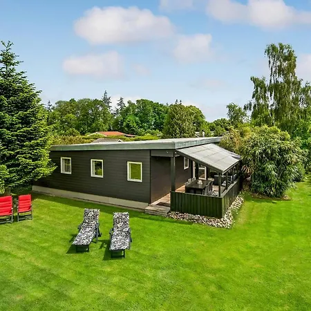 3 Bedroom Cozy In Sydals Skovby (Syddanmark)